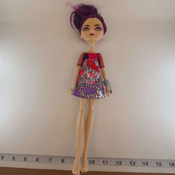 Ever After High Legacy Day Raven Queen Doll - Picture 2 of 6